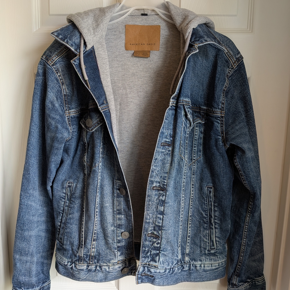 American Eagle Outfitters Men’s Blue Denim Jacket with Gray Hooded Liner